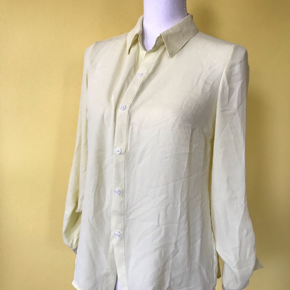 NWT Small light yellow button up blouse w/ v-back